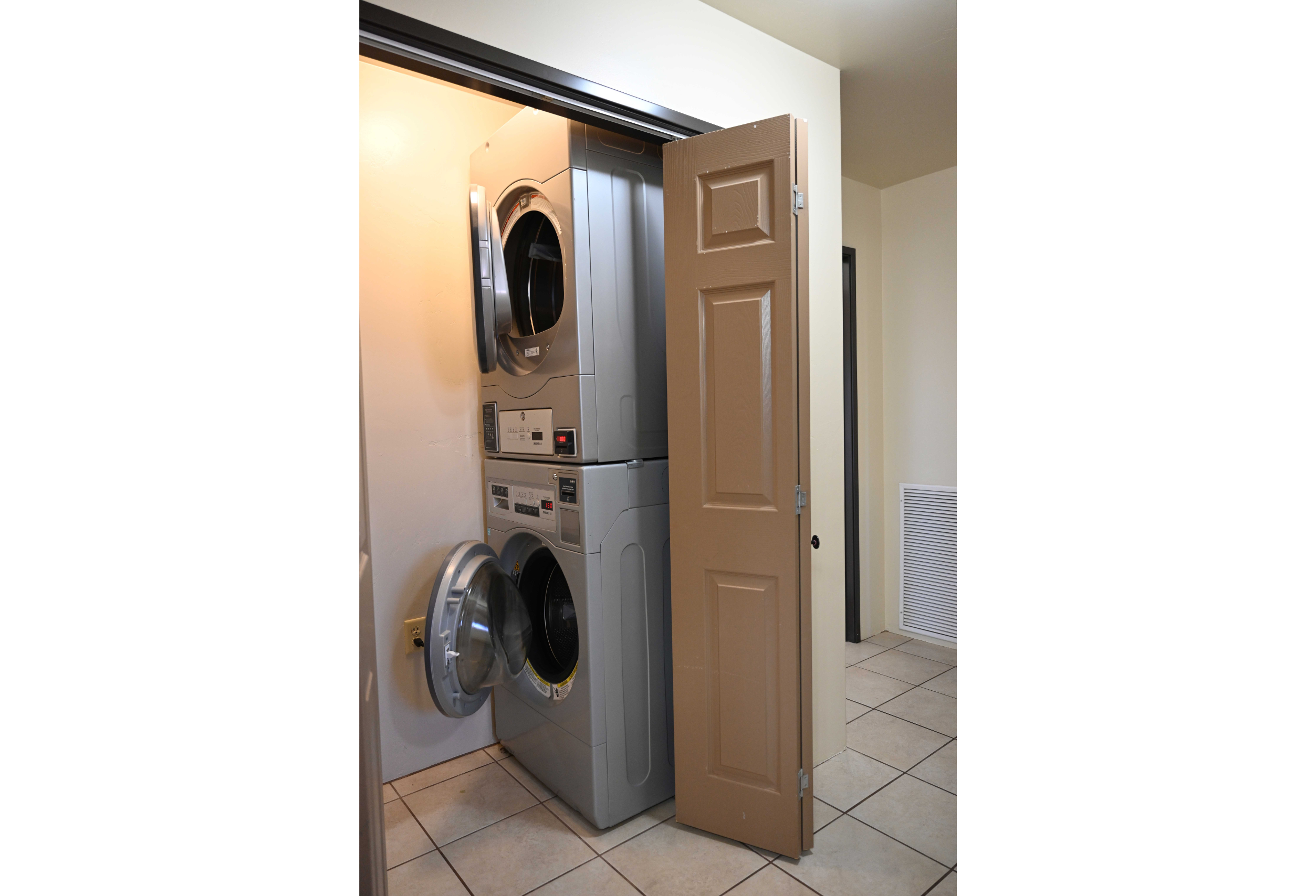 SFH - Stackable Washer/ Dryer